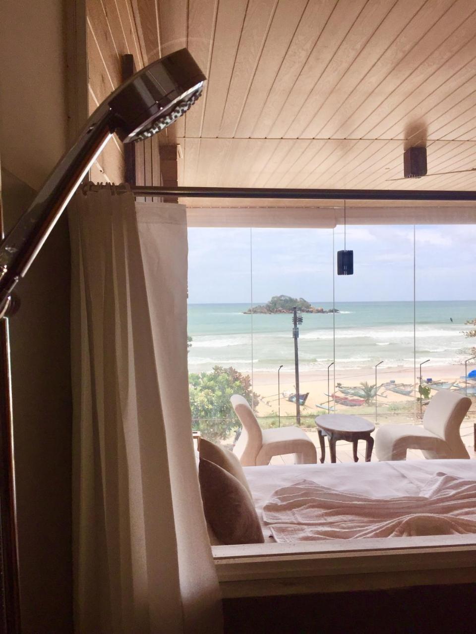Hotel Arrowana 888 Weligama Extérieur photo