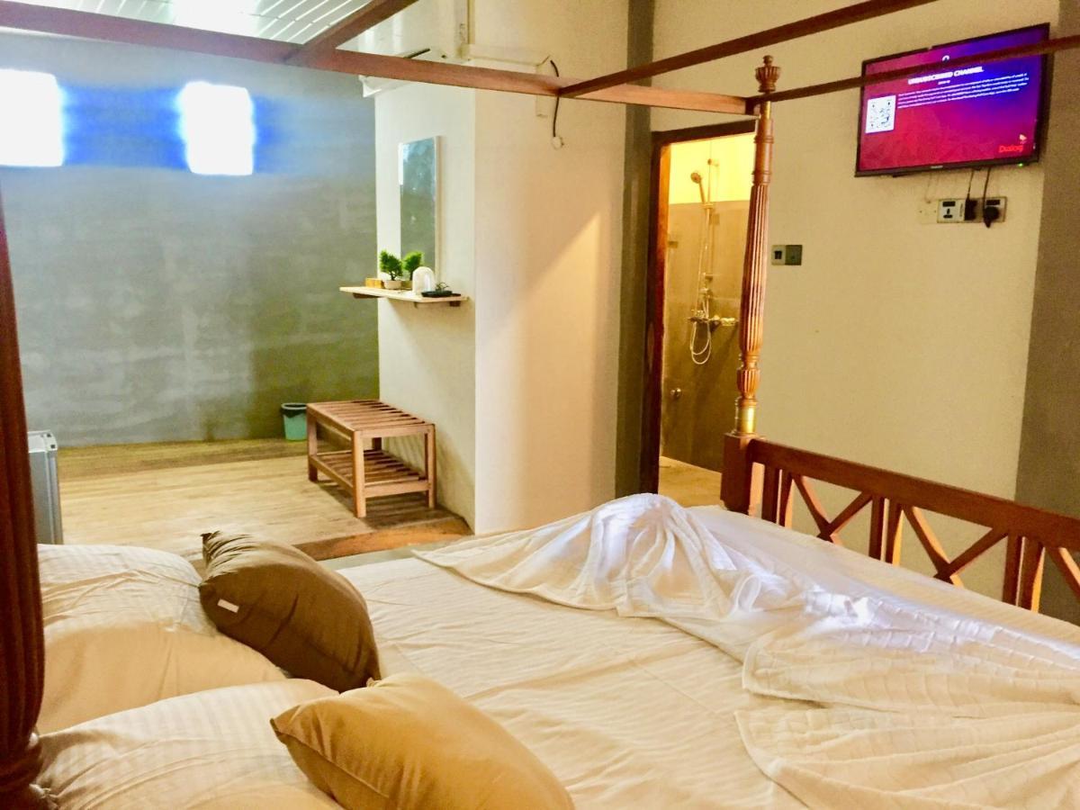 Hotel Arrowana 888 Weligama Extérieur photo